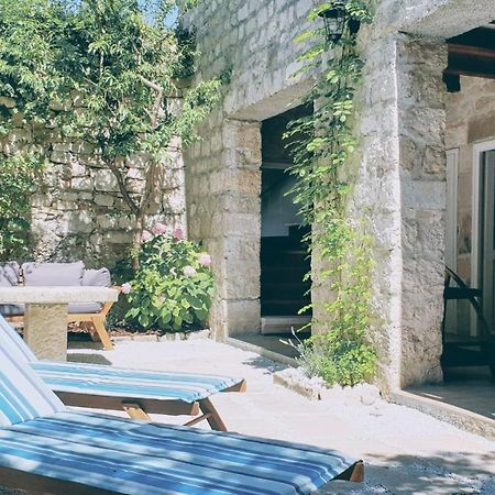 Rector'S Villa - Charming Retreat In Old Town With Jacuzzi In Private Courtyard Rab Town Exterior foto