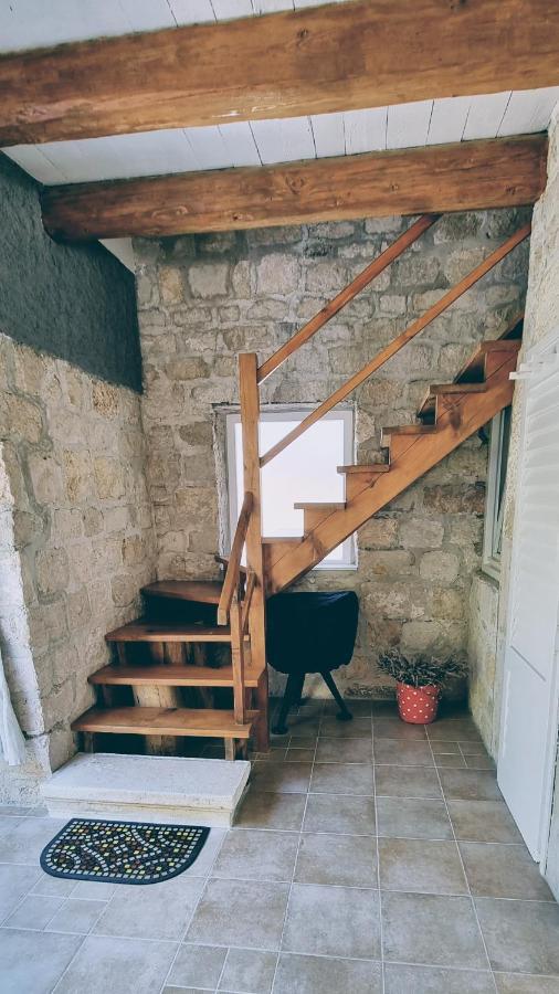 Rector'S Villa - Charming Retreat In Old Town With Jacuzzi In Private Courtyard Rab Town Exterior foto