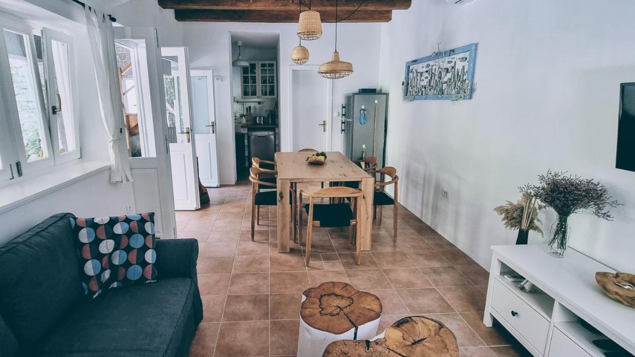 Rector'S Villa - Charming Retreat In Old Town With Jacuzzi In Private Courtyard Rab Town Exterior foto